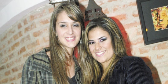 Jessica Andrade e Ellen Costa em noite animada no concorrido bar Picanha na Tábua